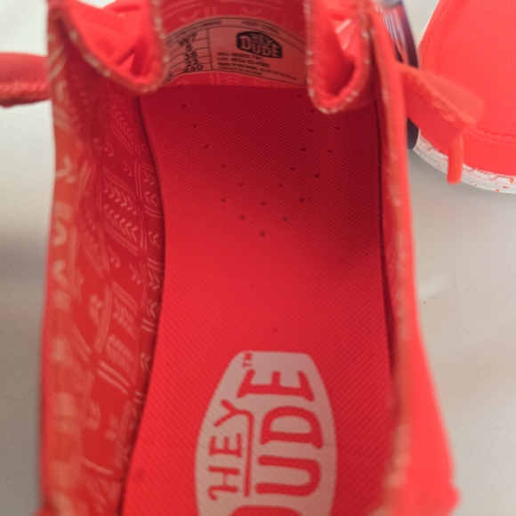 NWT HEY DUDE shoes For Women Sz 7 - Picture 5 of 6